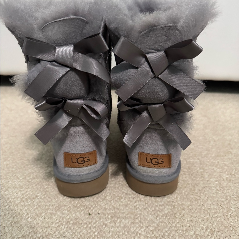 UGG with bows grayish/purple